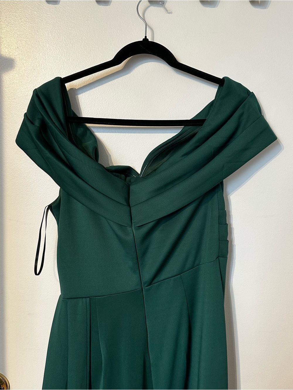Women’s Elegant Off-Shoulder Emerald Green Evening Gown with High Slit size XL - Picture 7 of 10